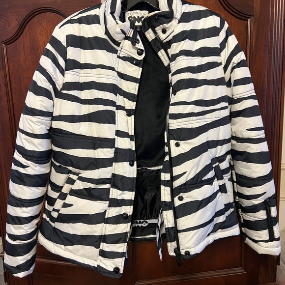 Black and white ski jacket - Picture 1 of 8